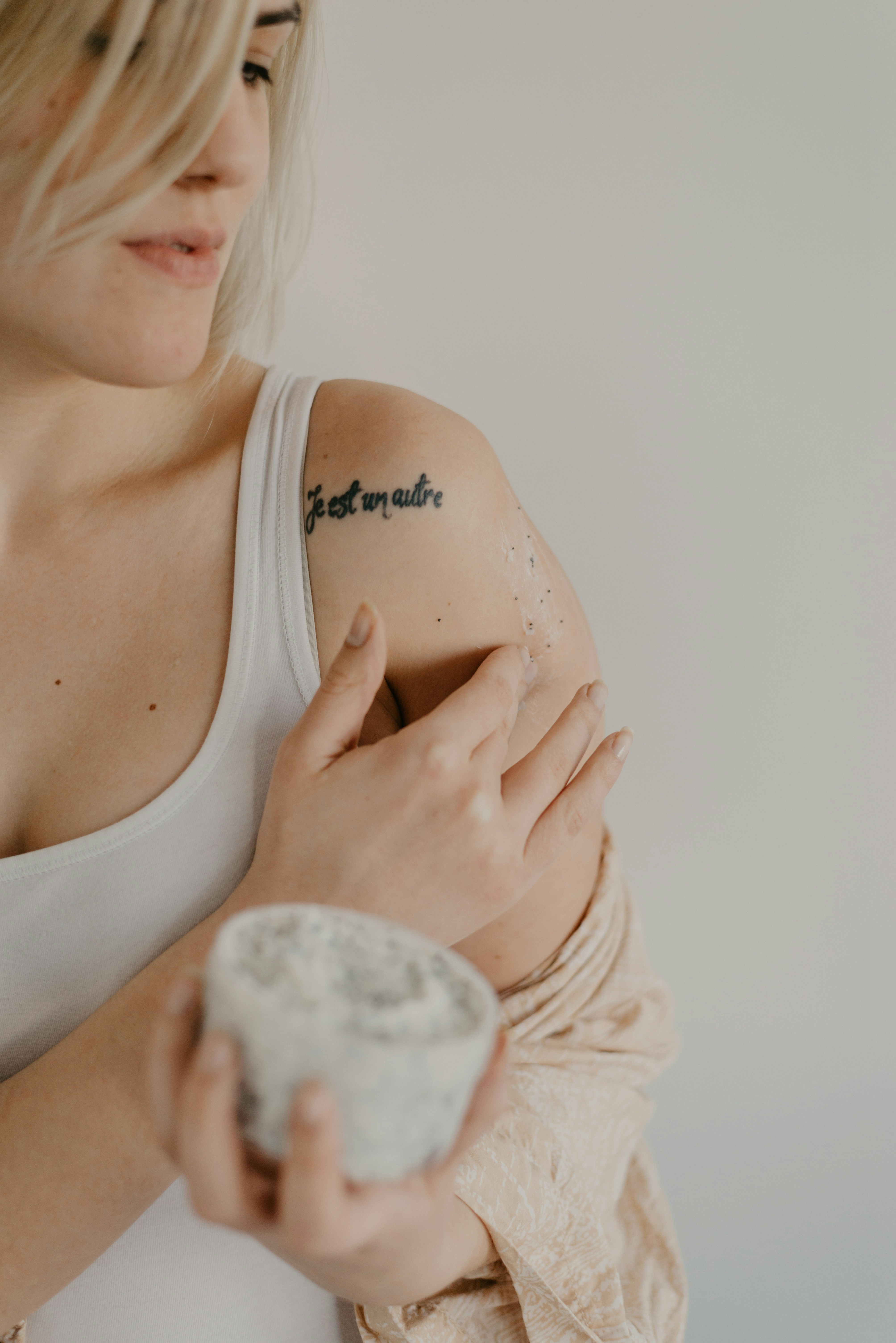 After care creme on tattoo